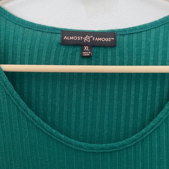 Almost Famous Green Knit Short Sleeve Blouse with Ruching Detail on Sleeves - Picture 3 of 9